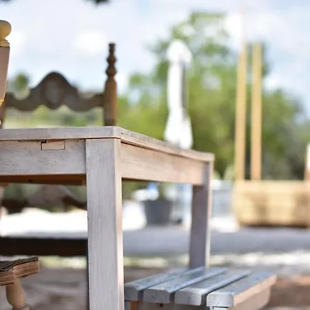 La Mia Lamia Nyaraló